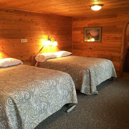 Whistling Swan Motel East Glacier Park Village Exterior photo