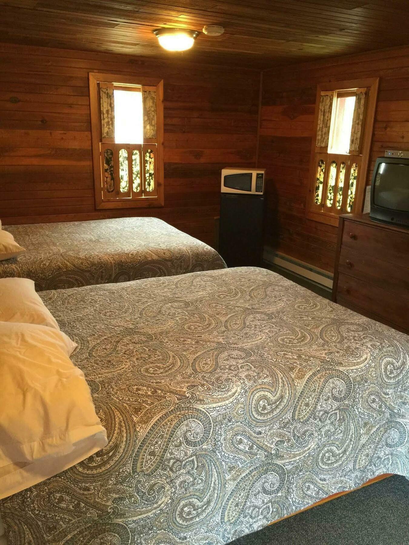 Whistling Swan Motel East Glacier Park Village Exterior photo